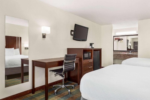 Ramada by Wyndham San Antonio Near SeaWorld/Lackland AFB image 11