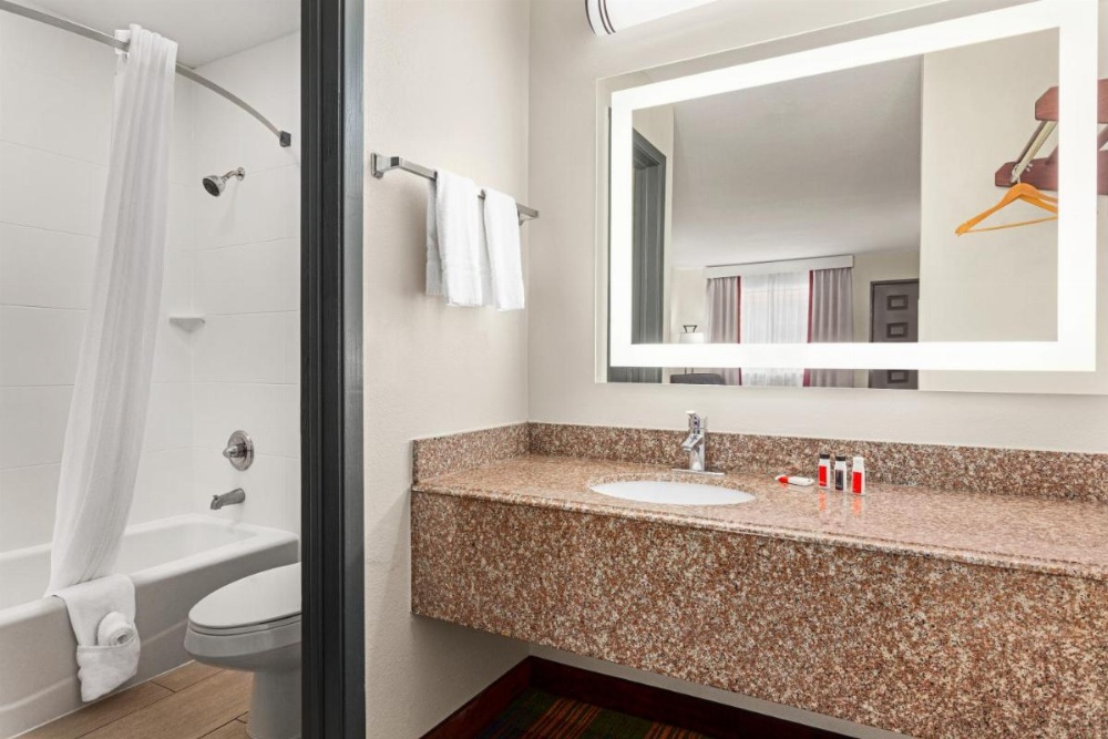 Ramada by Wyndham San Antonio Near SeaWorld/Lackland AFB Image 26