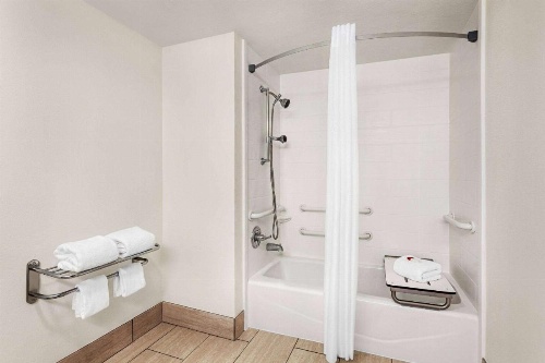 Ramada by Wyndham San Antonio Near SeaWorld/Lackland AFB image 8